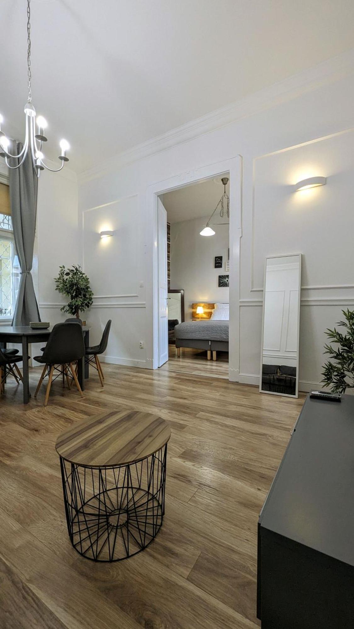 3 Room Apartment In The Beautiful Street Budapest Kültér fotó
