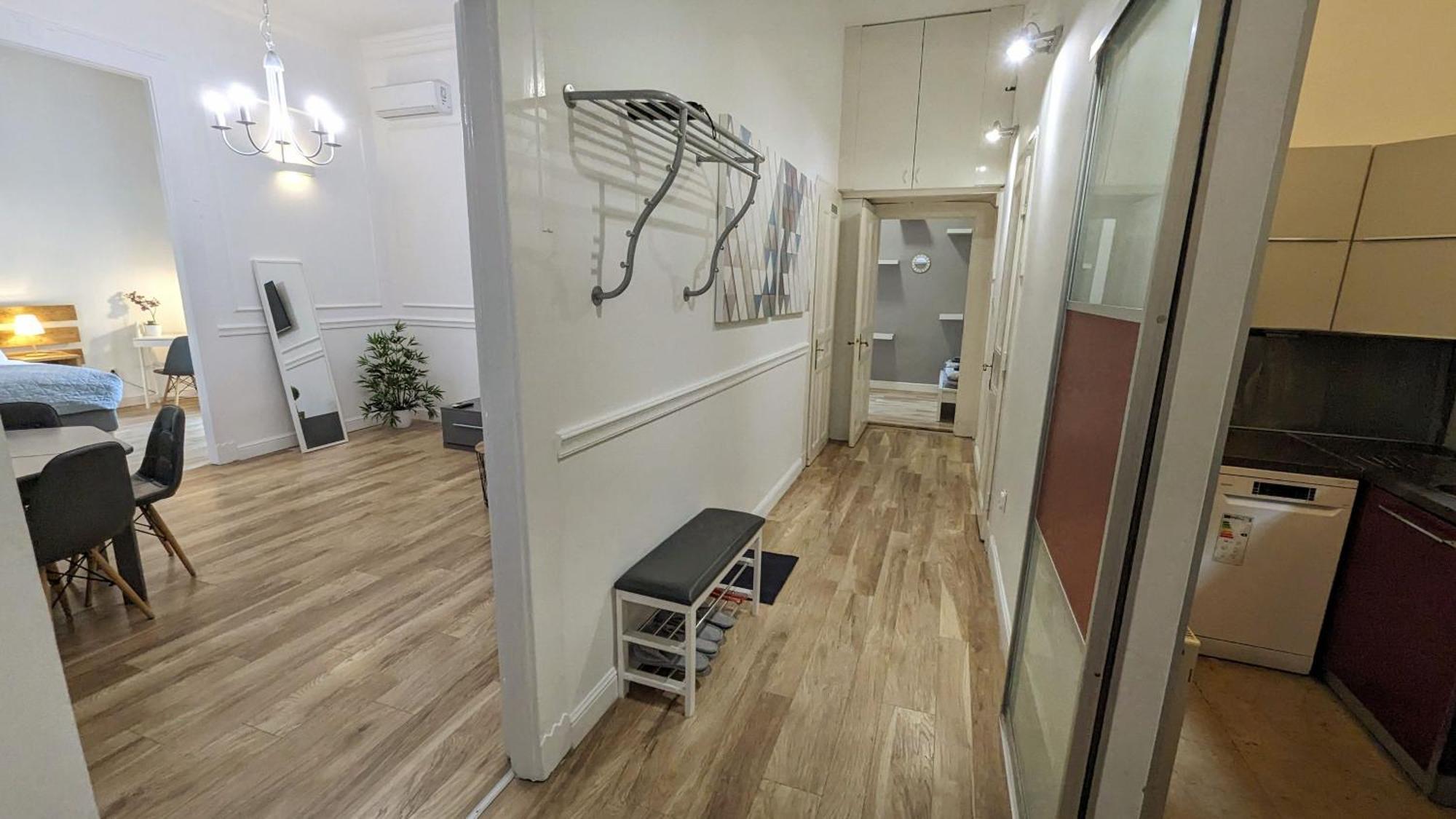 3 Room Apartment In The Beautiful Street Budapest Kültér fotó