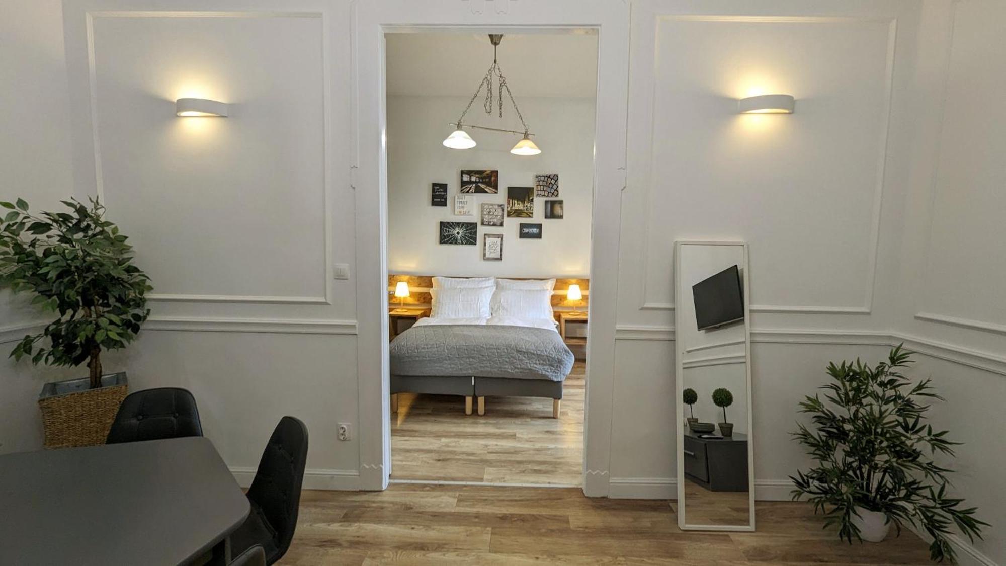 3 Room Apartment In The Beautiful Street Budapest Kültér fotó
