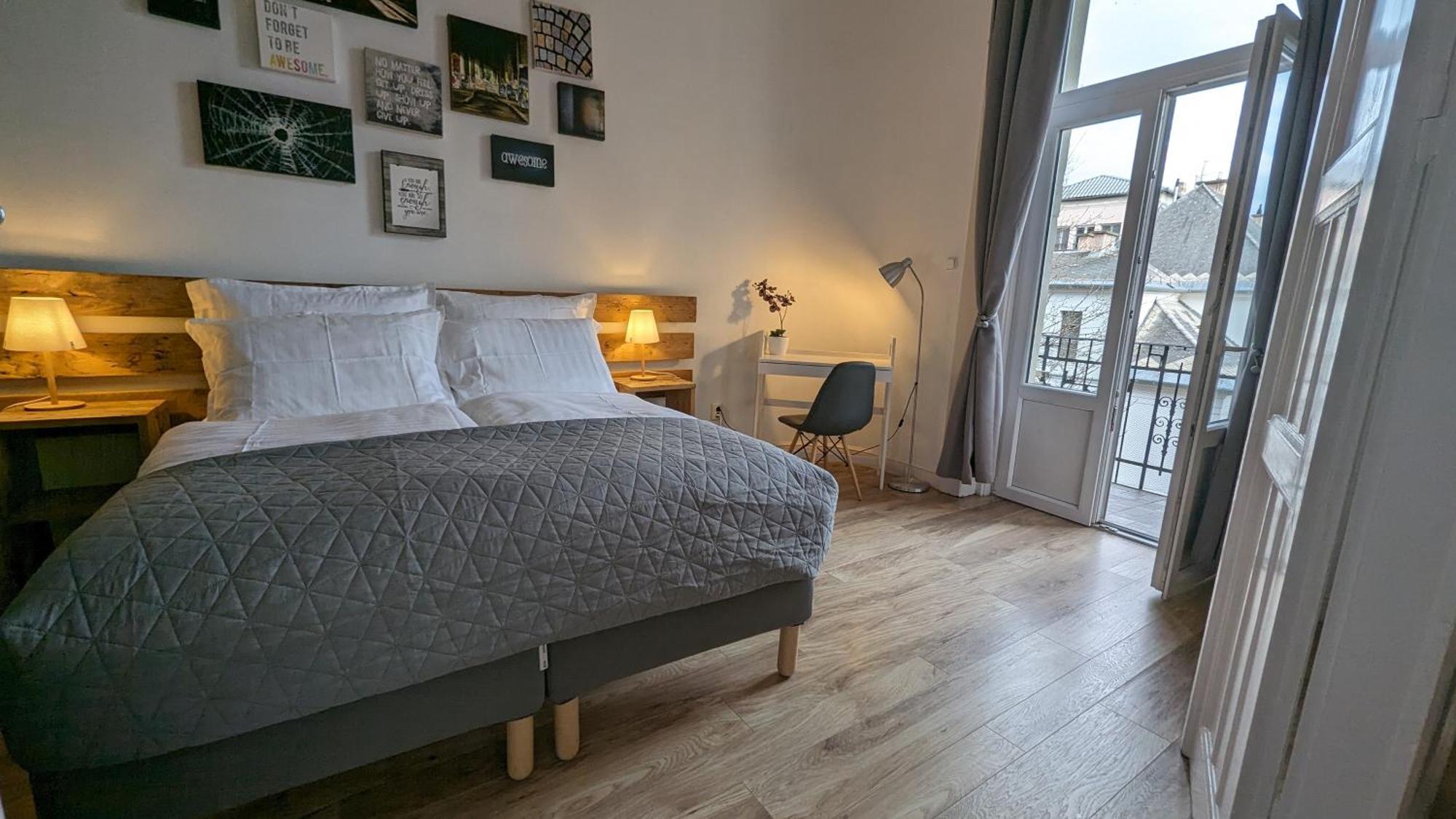 3 Room Apartment In The Beautiful Street Budapest Kültér fotó