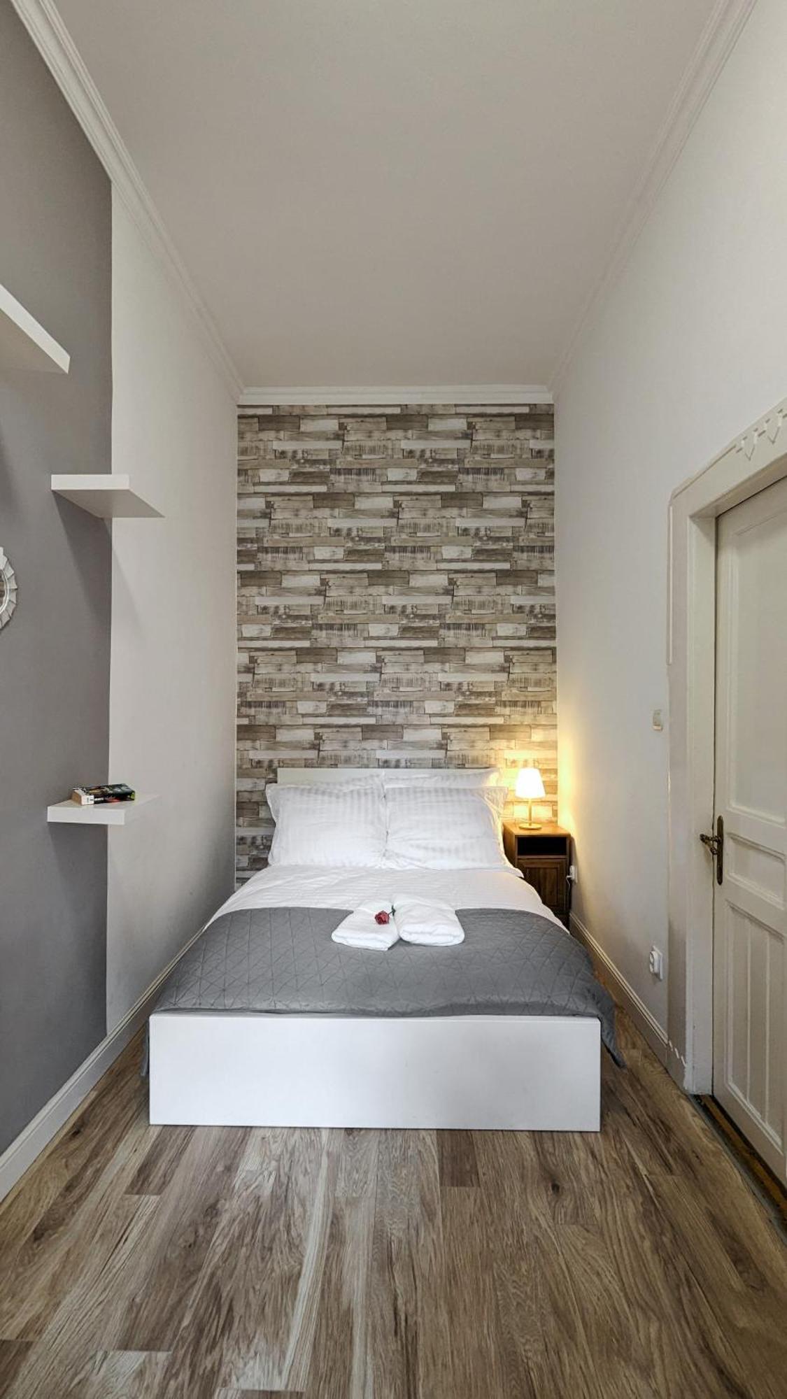 3 Room Apartment In The Beautiful Street Budapest Kültér fotó