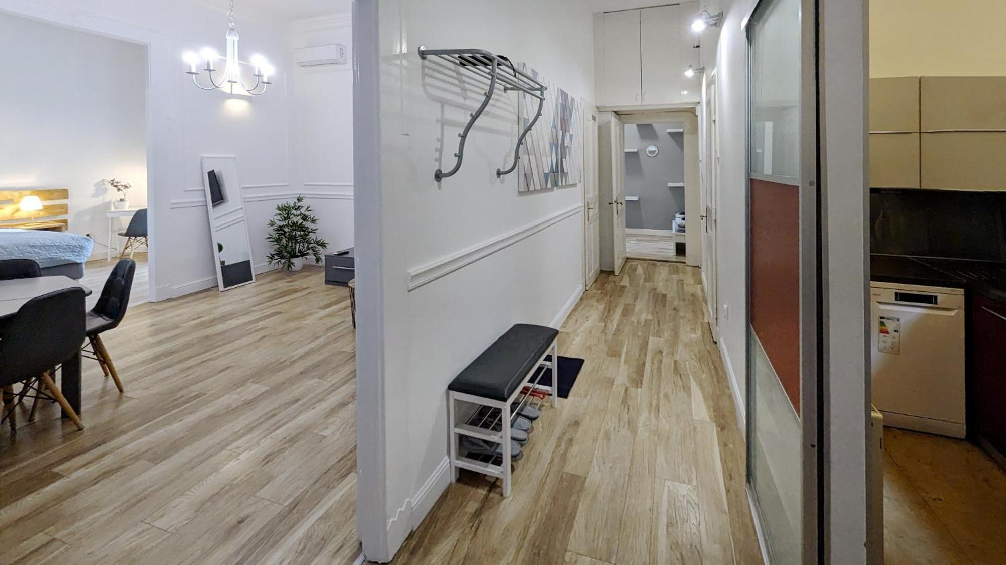 3 Room Apartment In The Beautiful Street Budapest Kültér fotó
