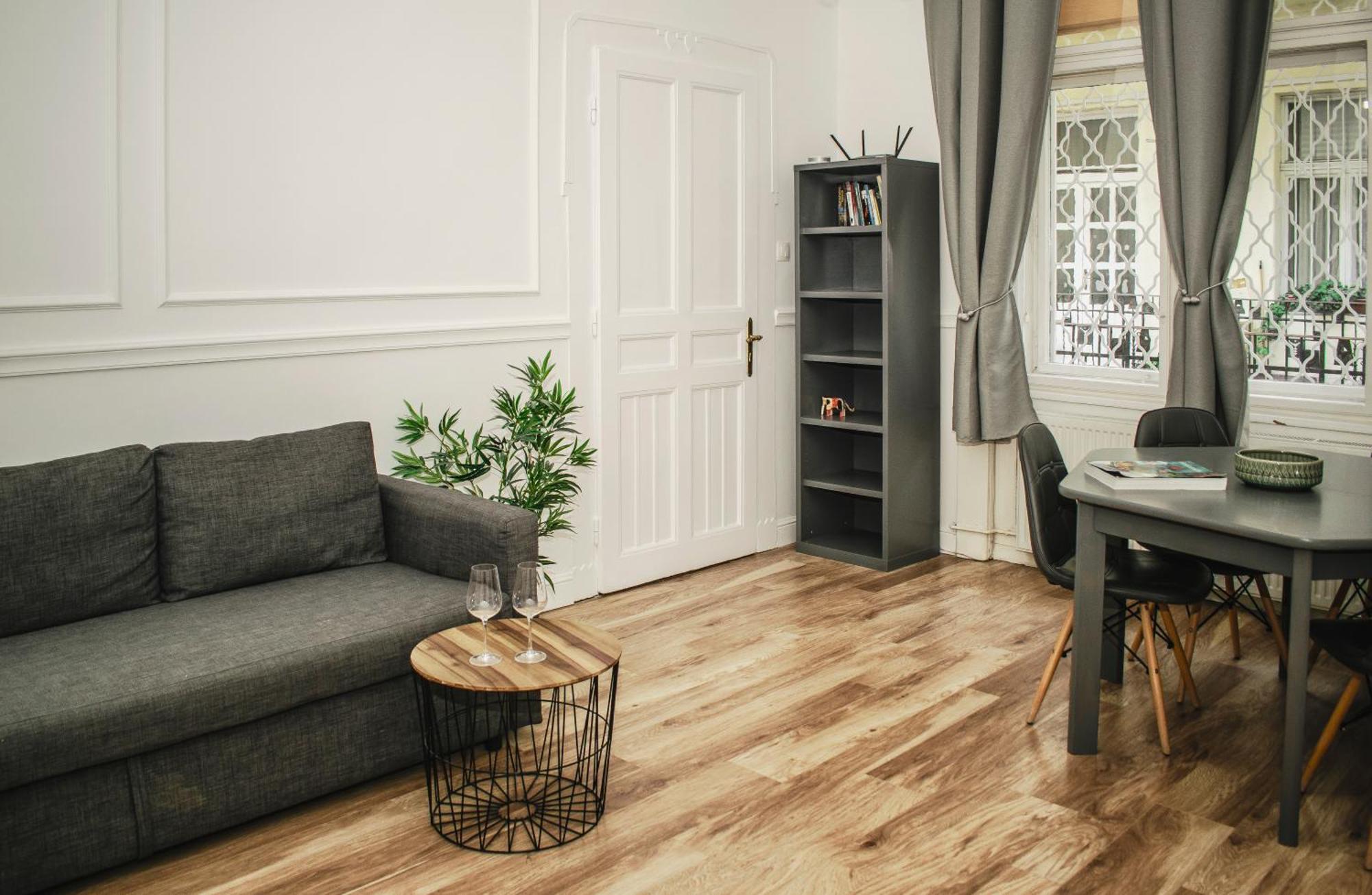 3 Room Apartment In The Beautiful Street Budapest Kültér fotó