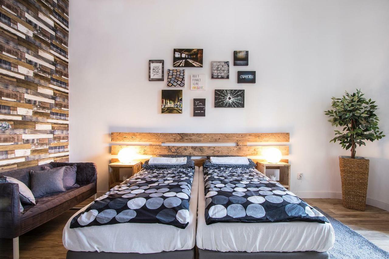 3 Room Apartment In The Beautiful Street Budapest Kültér fotó