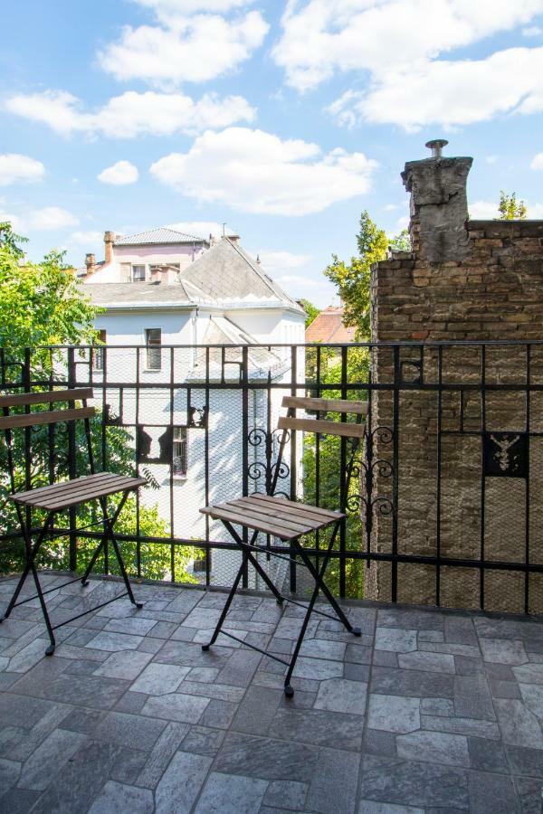 3 Room Apartment In The Beautiful Street Budapest Kültér fotó