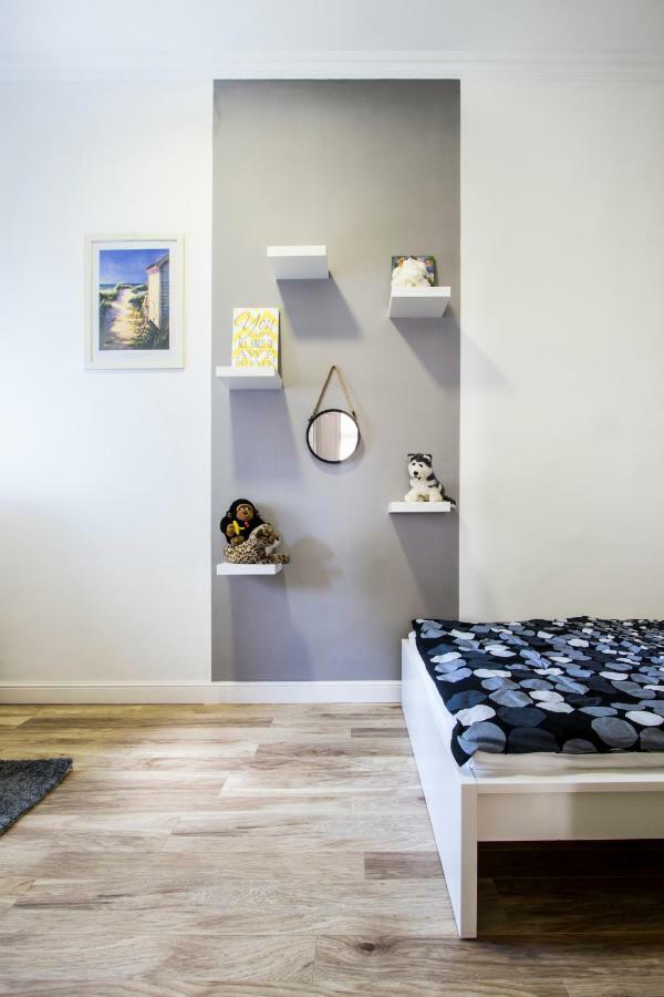 3 Room Apartment In The Beautiful Street Budapest Kültér fotó